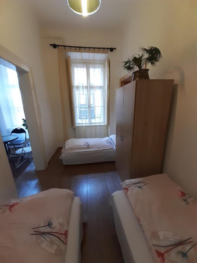 Valentin Apartman Appartamento Budapest Esterno foto